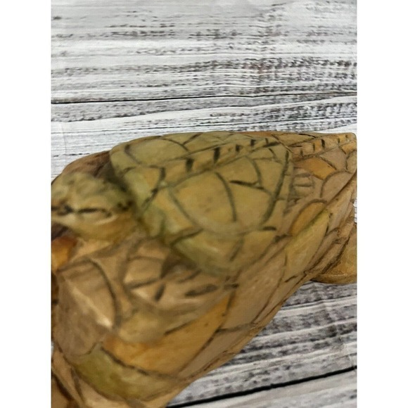 Hand Carved Crafted Wooden Sea Turtle Mom Carrying Baby 2pc Box with Lid Art - Picture 3 of 13